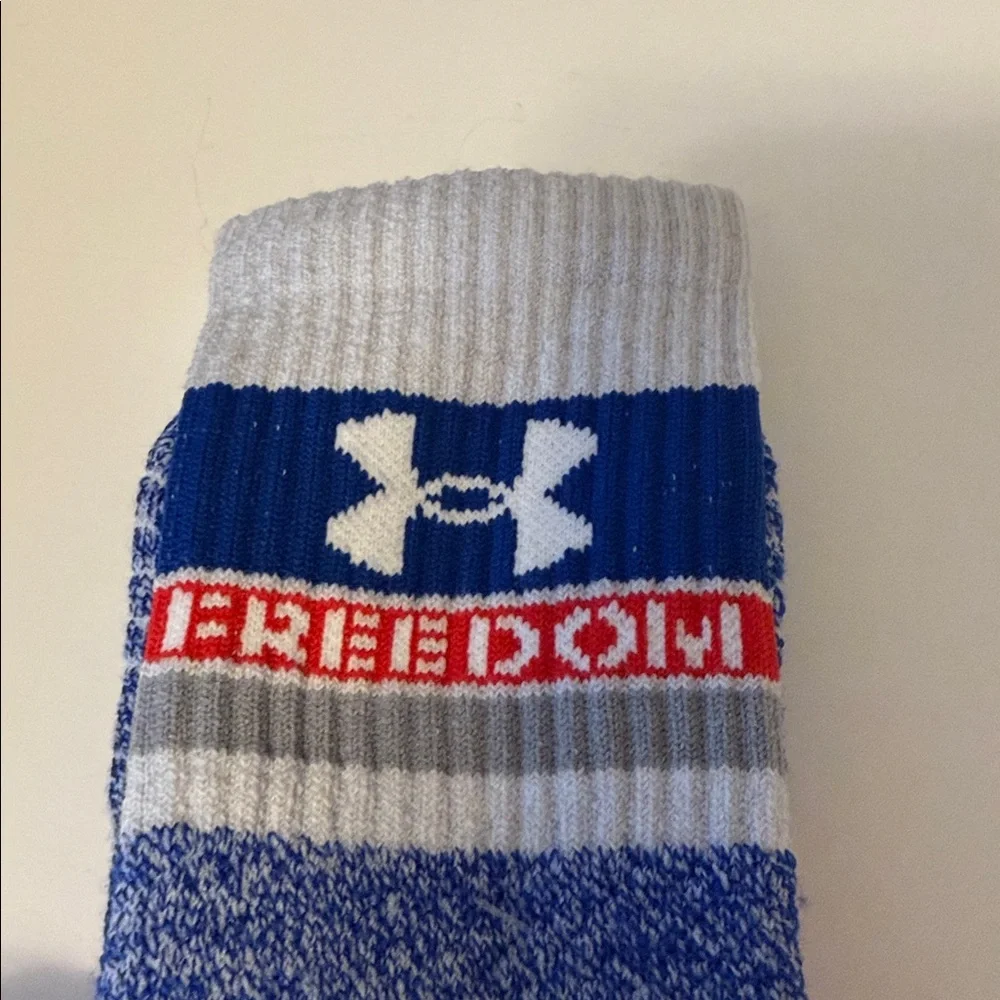 Under Armour Assortment of Socks 3 Pairs Men’s Size Large